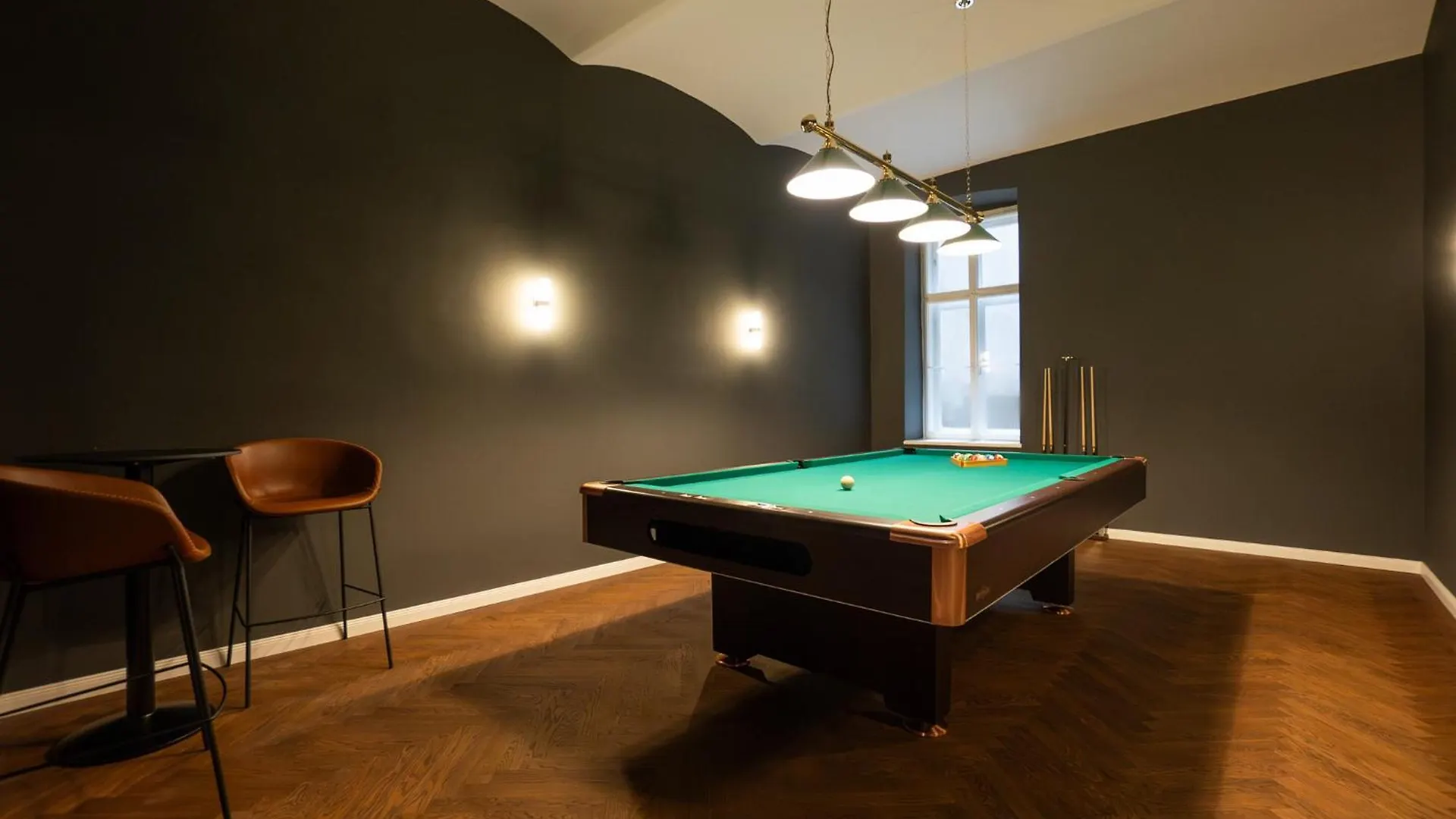 Διαμέρισμα Spacious 3Br Escape With Sauna And Billiard In The City Center