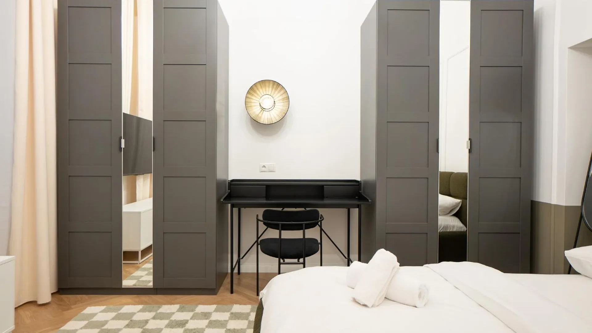 Spacious 3Br Escape With Sauna And Billiard In The City Center Austria