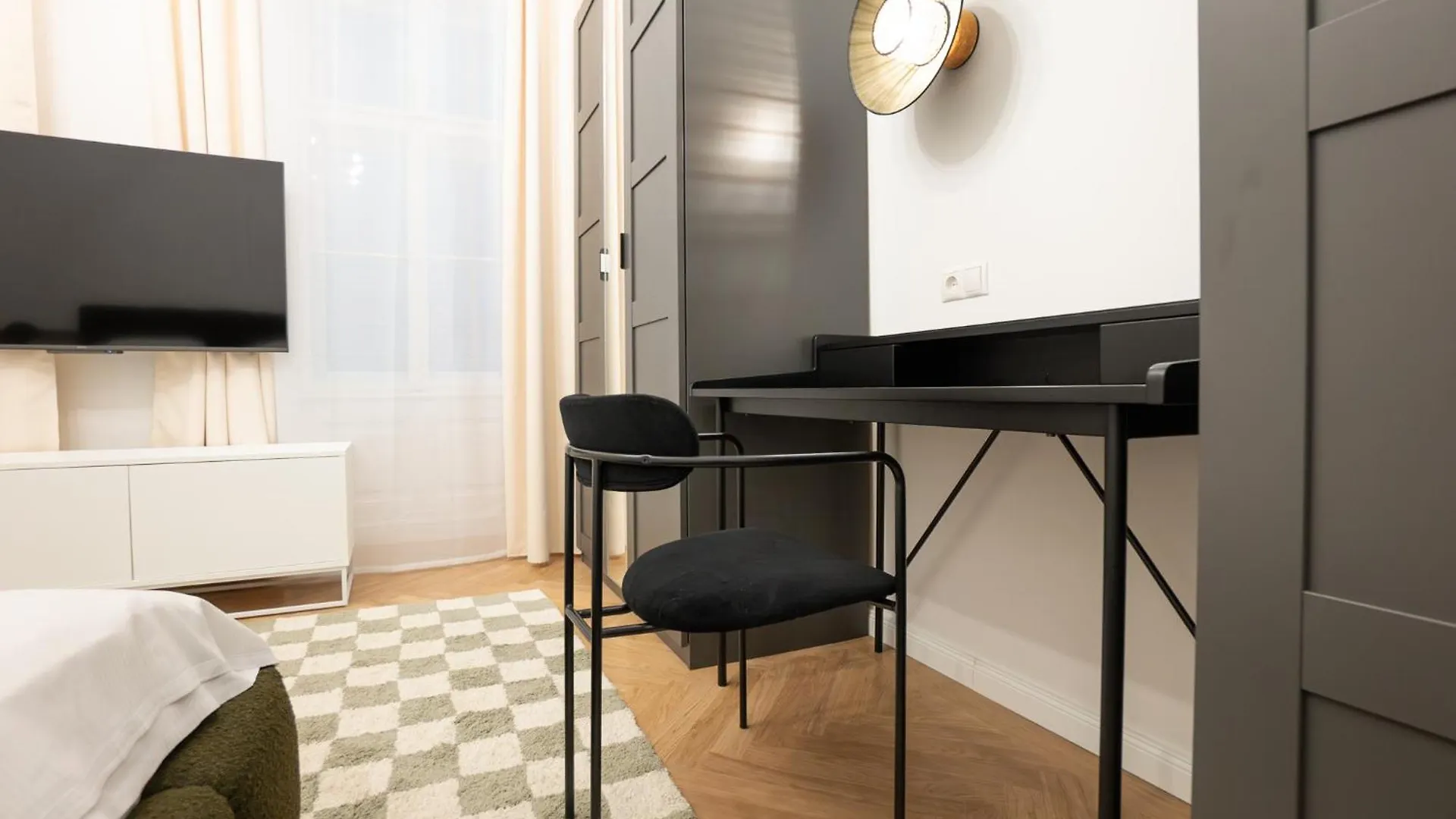 Διαμέρισμα Spacious 3Br Escape With Sauna And Billiard In The City Center Αυστρία