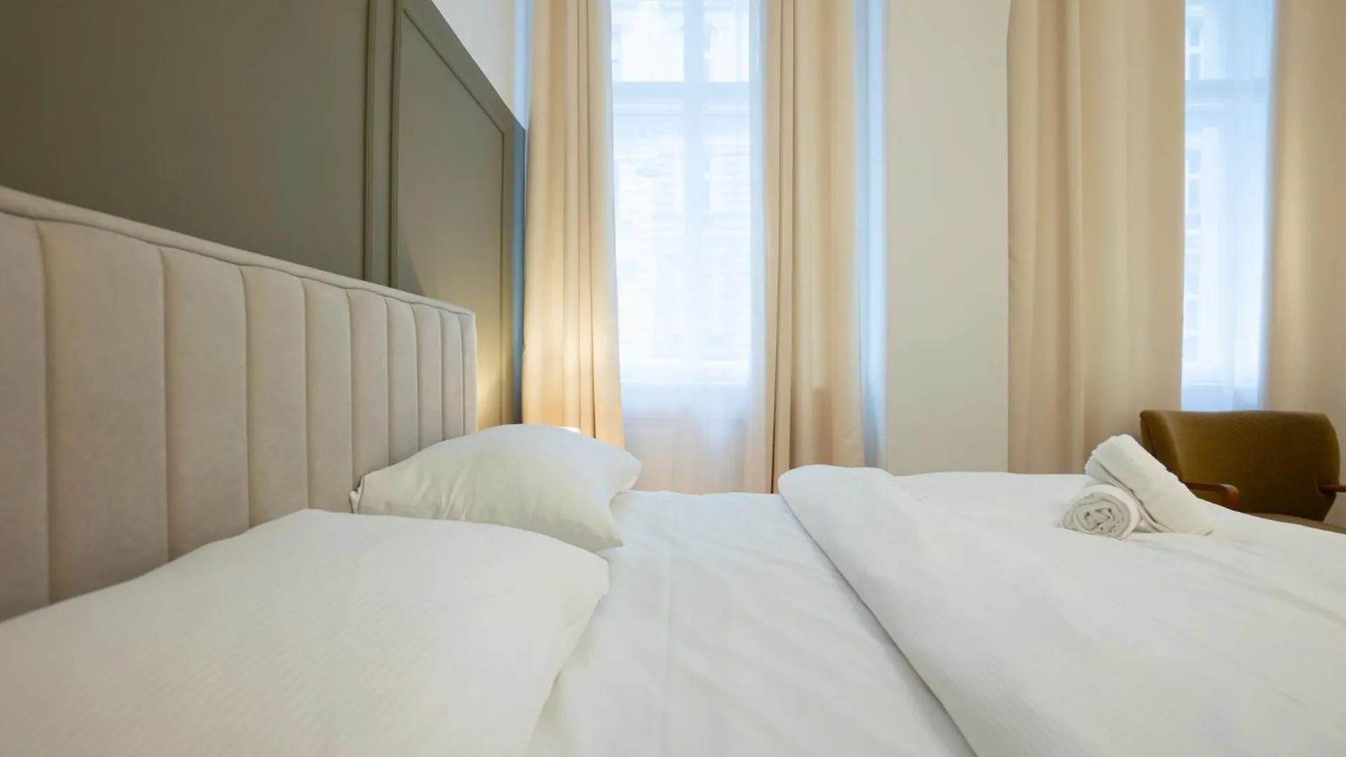 Apartment Spacious 3Br Escape With Sauna And Billiard In The City Center Austria