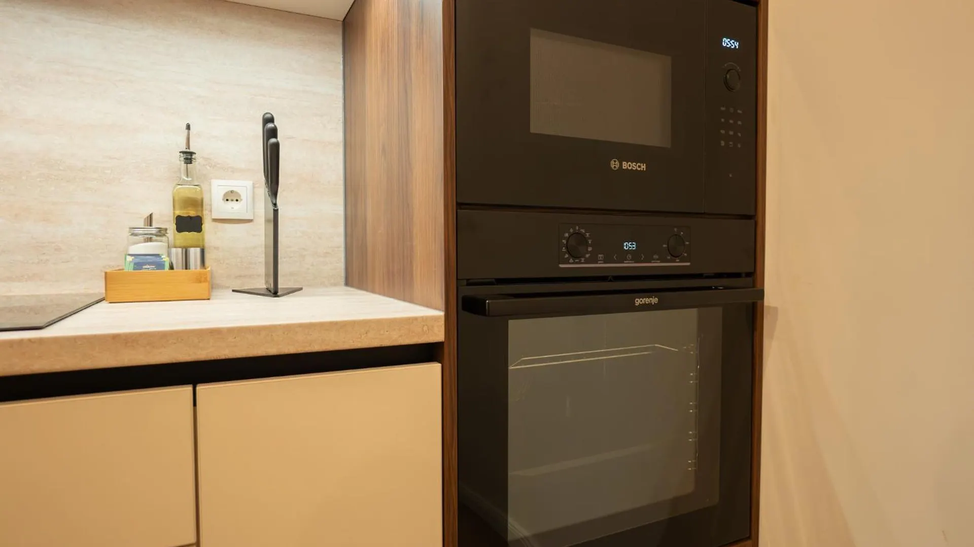 Spacious 3Br Escape With Sauna And Billiard In The City Center Austria