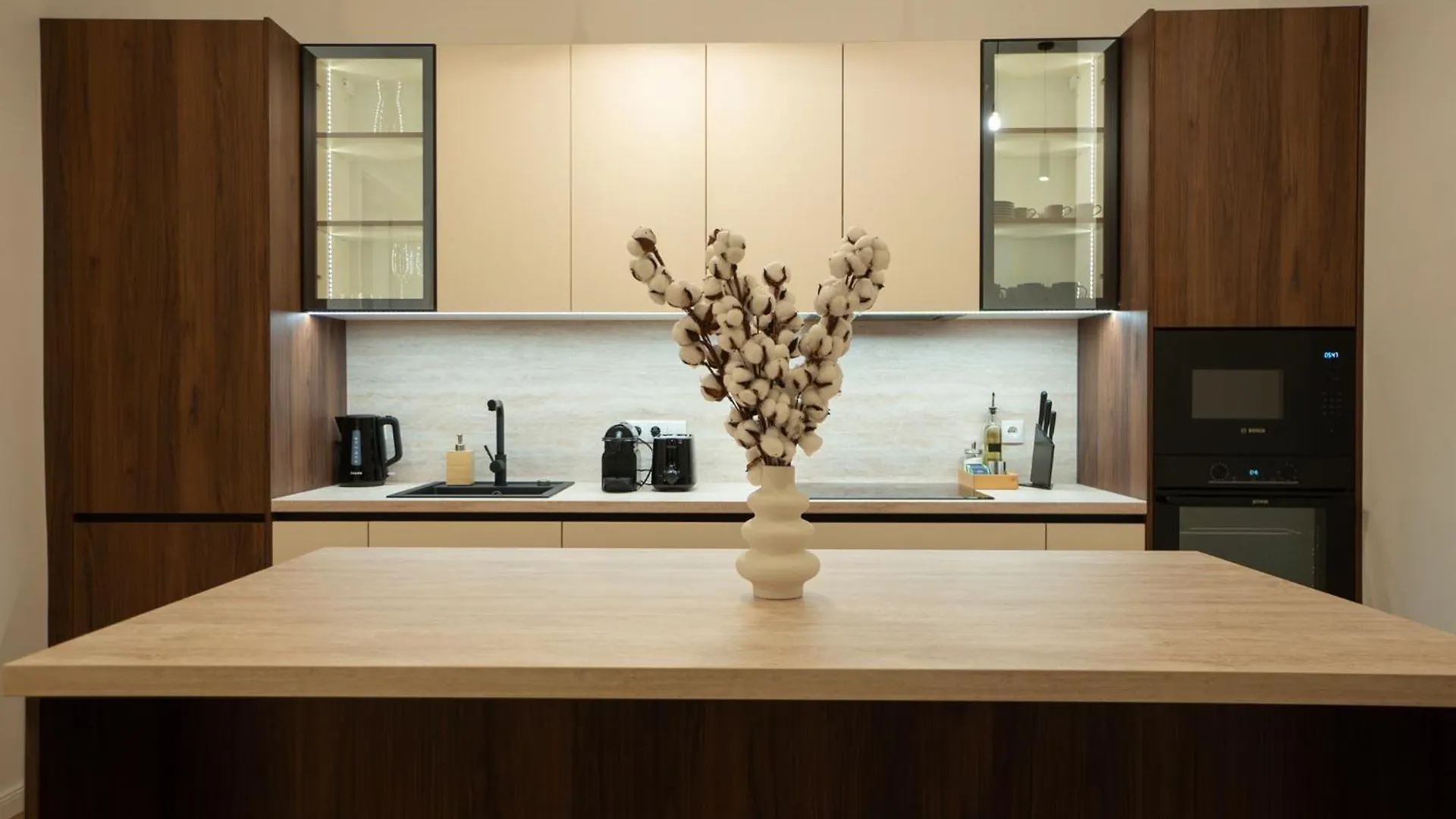 Apartment Spacious 3Br Escape With Sauna And Billiard In The City Center