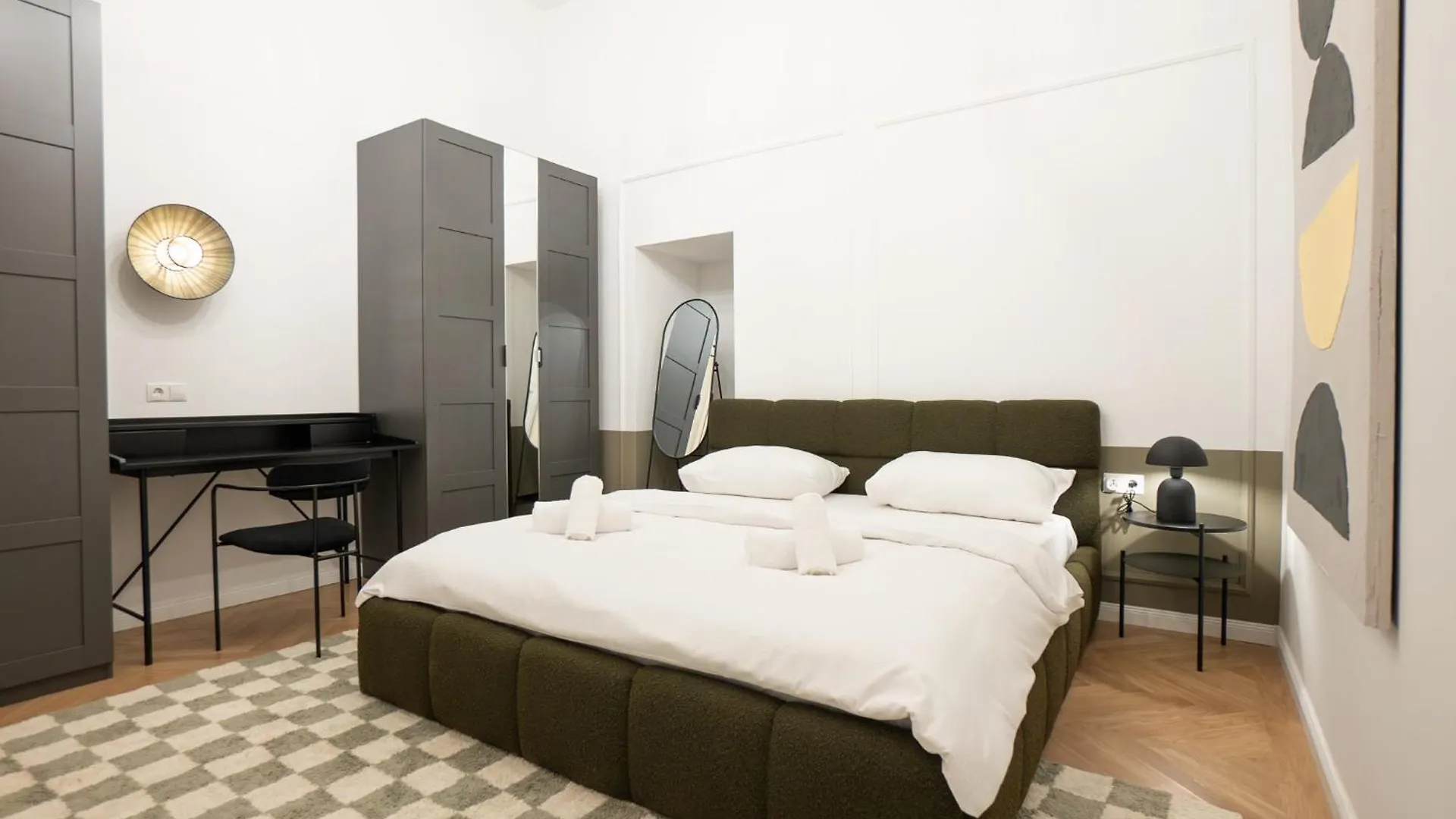 Διαμέρισμα Spacious 3Br Escape With Sauna And Billiard In The City Center