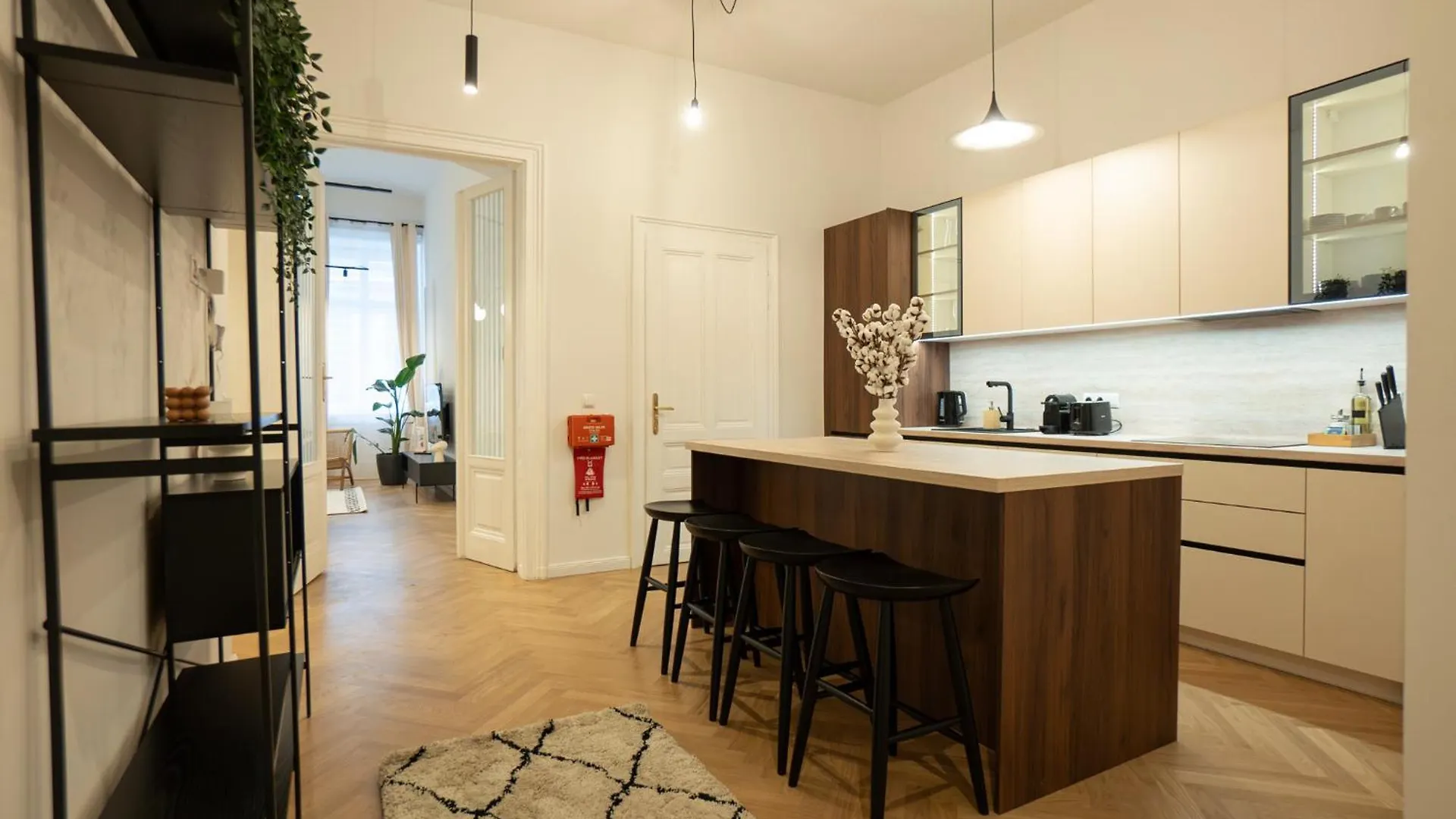 Spacious 3Br Escape With Sauna And Billiard In The City Center Apartment