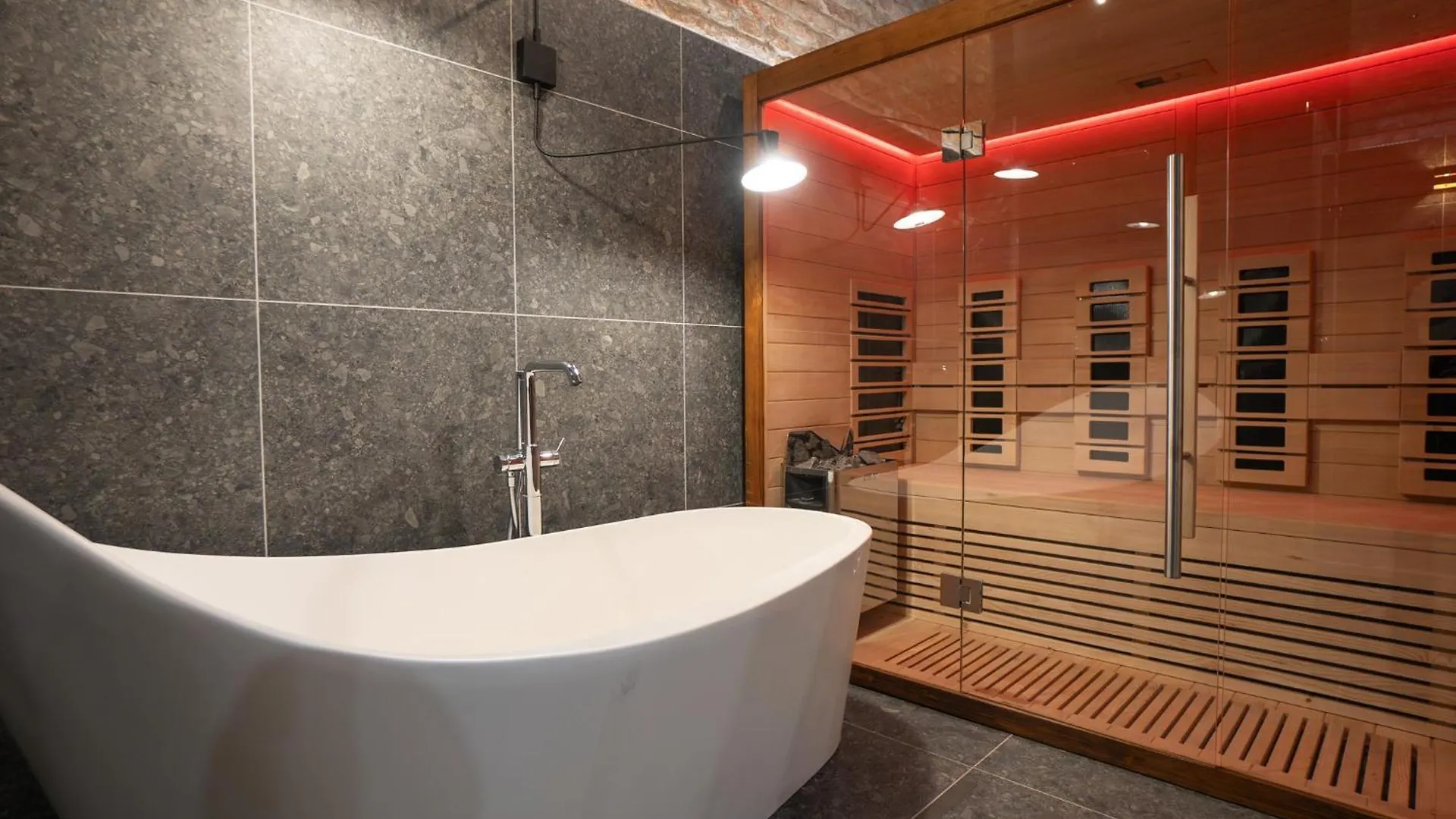 Spacious 3Br Escape With Sauna And Billiard In The City Center Vienna